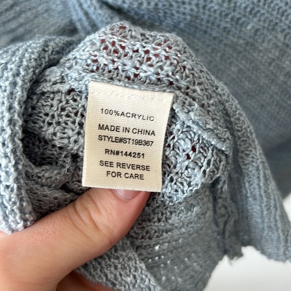 Moon & Madison Twist Back Light Blue Sweater - Picture 6 of 8